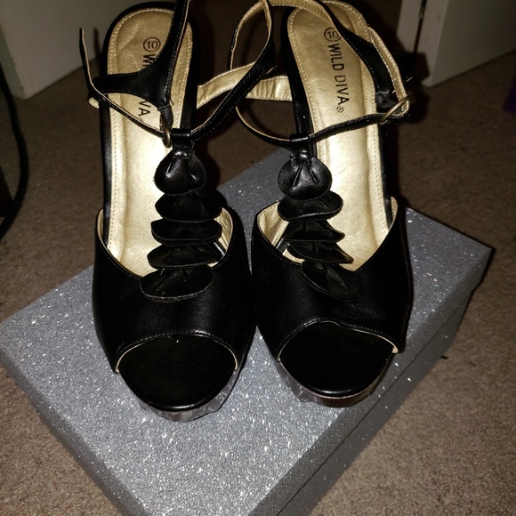 Cute Heels - Picture 2 of 2